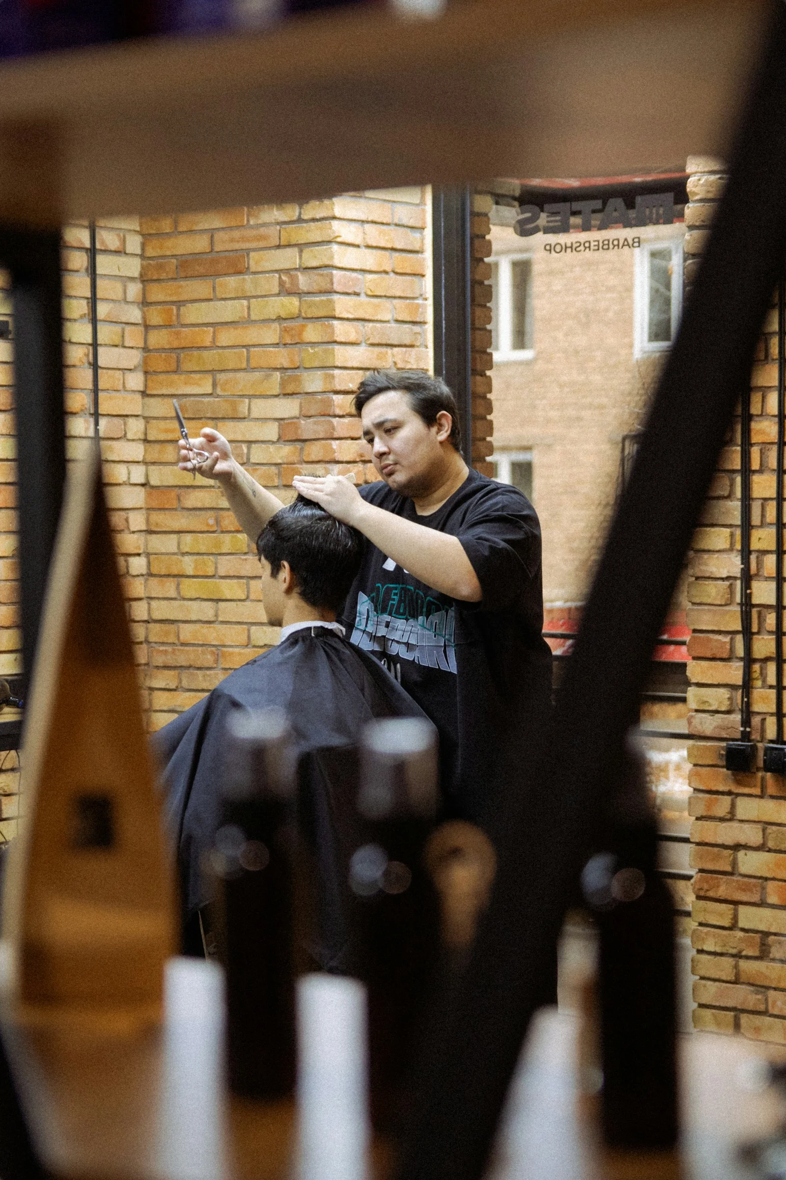 Illustrative photograph of a scissor haircut